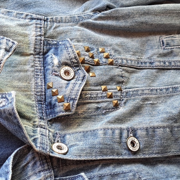 Art Class size med distressed w gromett detail w painted guitar blue jean jacket - Picture 3 of 6